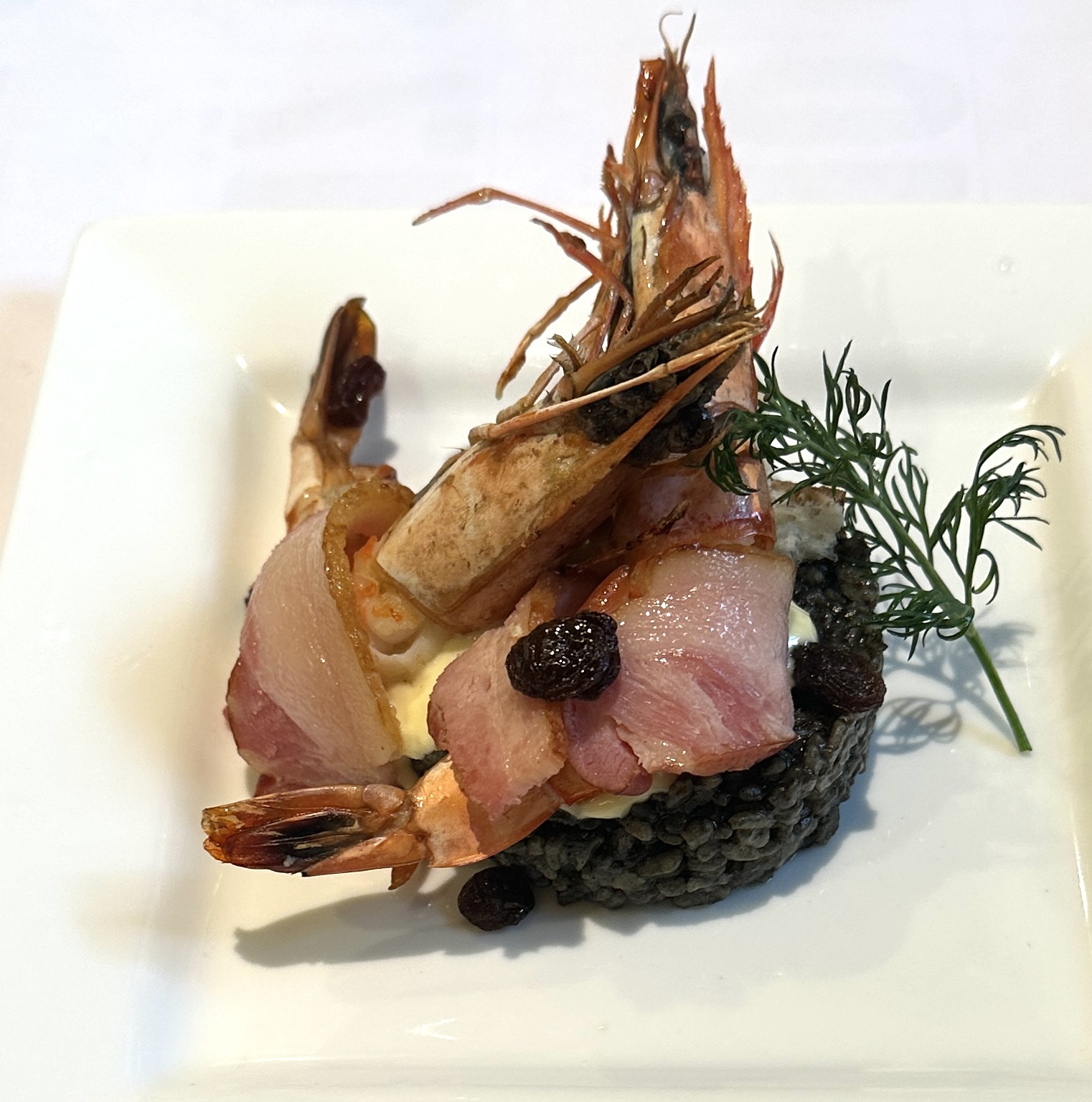 イカ墨のメロッソ 海老とベーコンのソテー添え